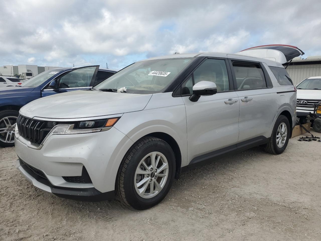 2023 KIA CARNIVAL LX VIN:KNDNB4H30P6256037