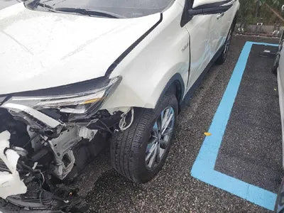 2018 Toyota RAV4 VIN: