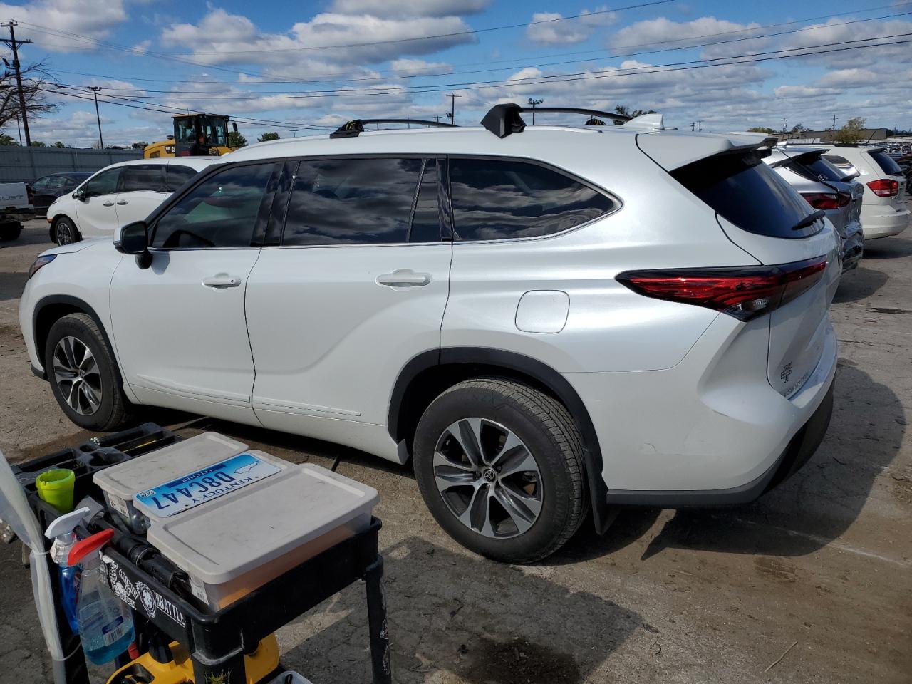 2022 TOYOTA HIGHLANDER XLE VIN:5TDGZRBH8NS244219
