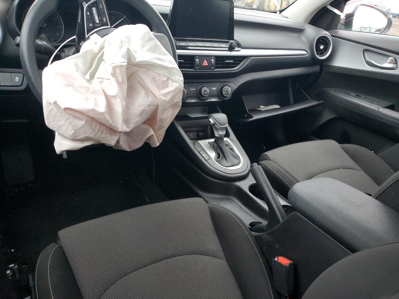 2023 KIA FORTE LX VIN:3KPF24AD5PE623449