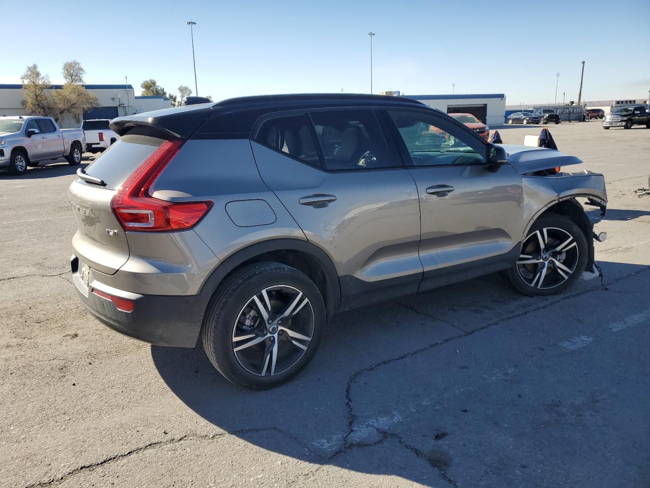 2022 VOLVO XC40 T5 R-DESIGN VIN:YV4162UM4N2741725