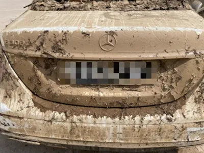 2019 Mercedes-Benz E 300 WDDZF4JB1KA695878 VIN:WDDZF4JB1KA695878