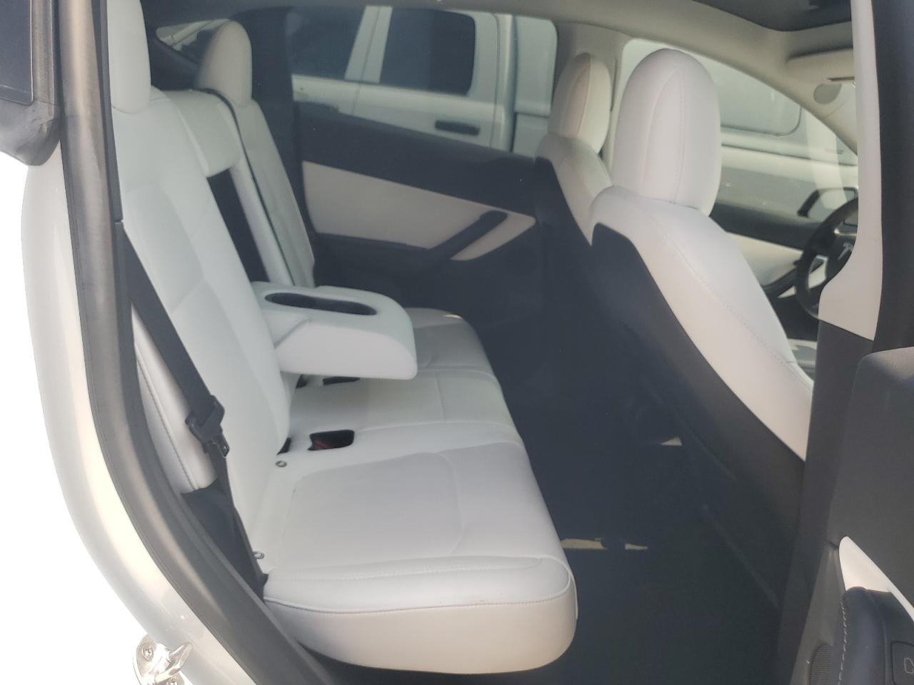 2022 TESLA MODEL Y  VIN:7SAYGDEE2NF407503