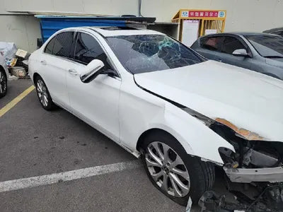 2017 Mercedes-Benz E 220 VIN: