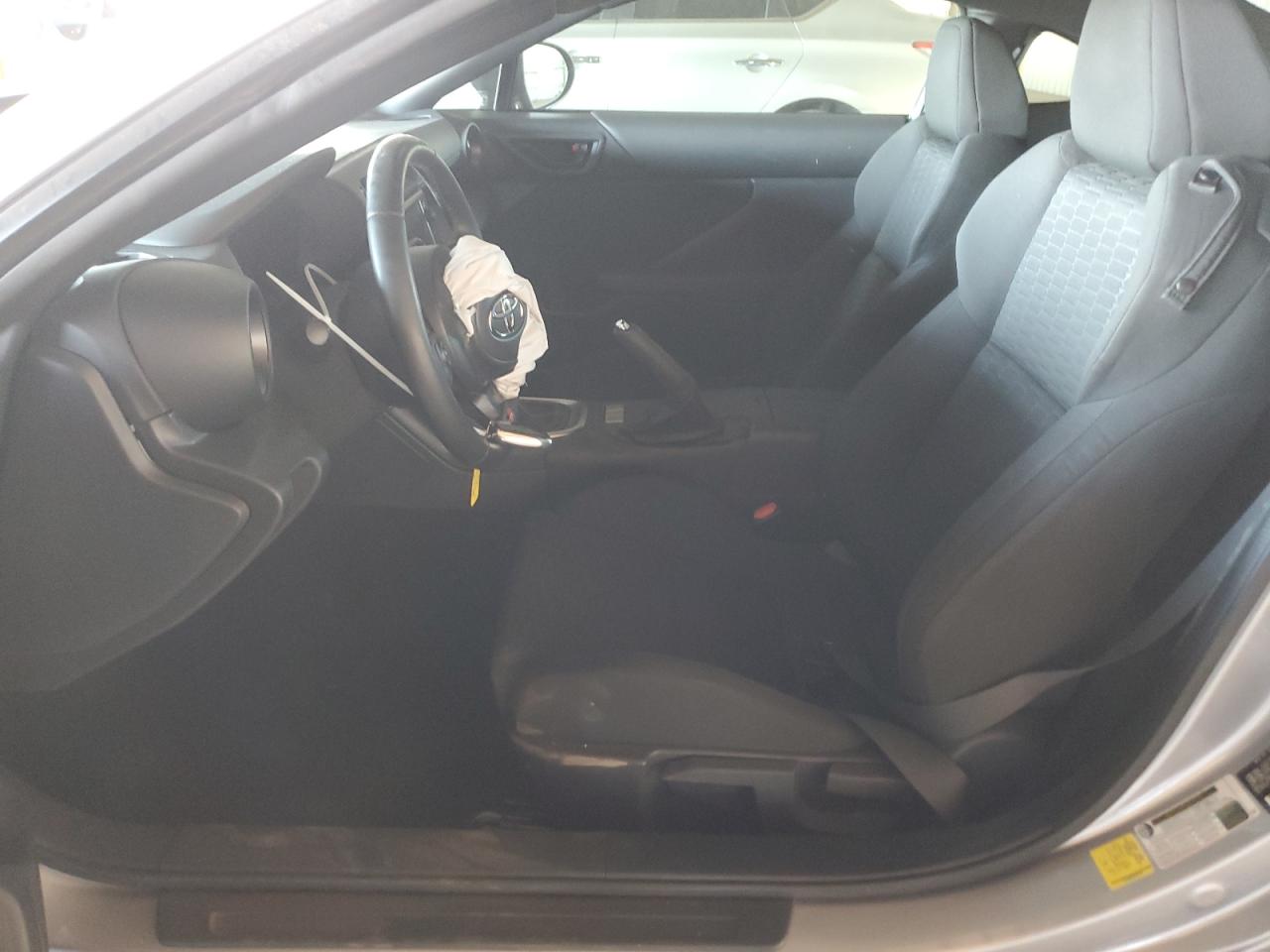 2023 TOYOTA GR 86  VIN:JF1ZNBB16P9757748