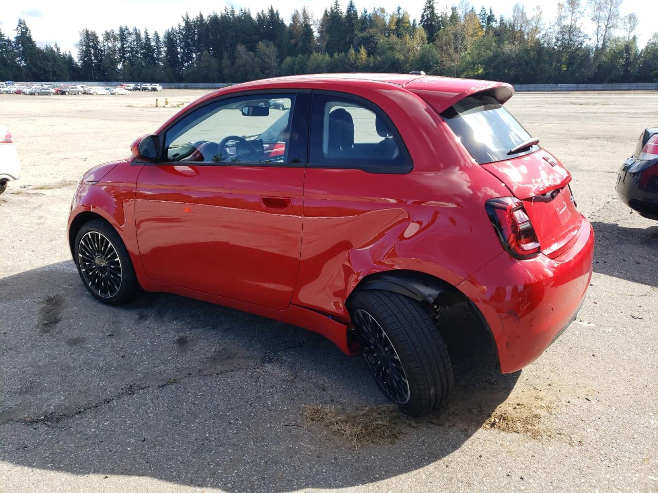 2024 FIAT 500 E RED VIN:ZFAFFAA44RX204389