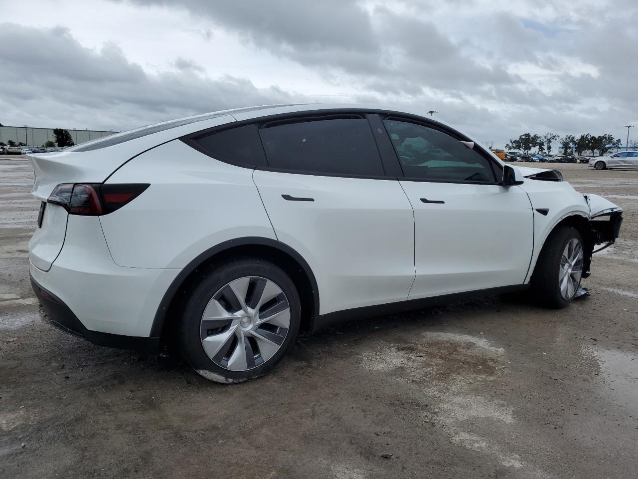 2023 TESLA MODEL Y  VIN:7SAYGDED7PF949917