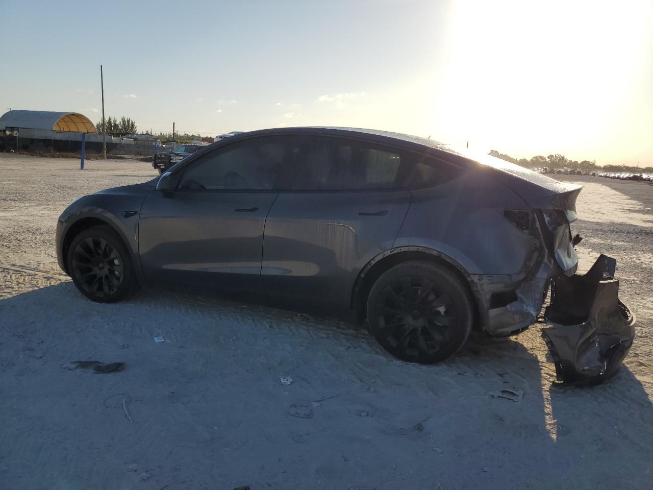 2023 TESLA MODEL Y  VIN:7SAYGDEE1PF878545