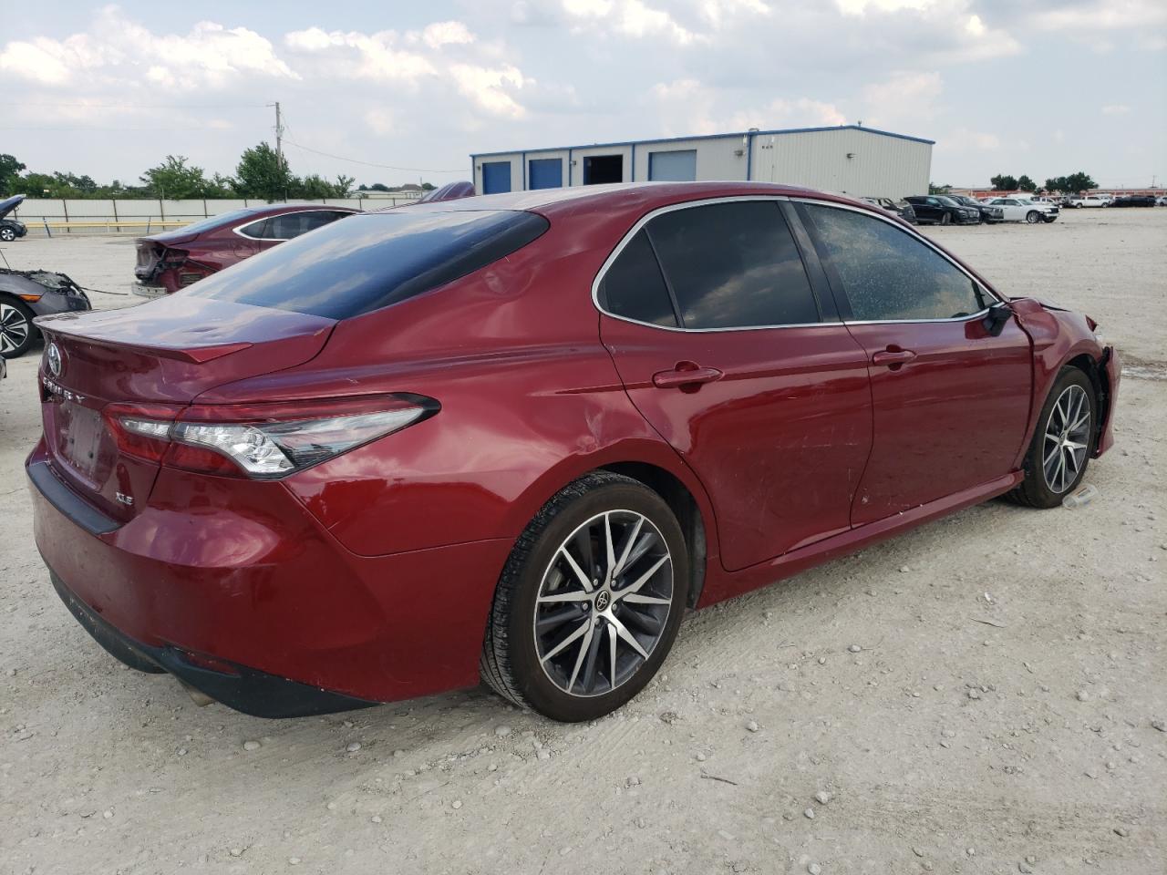 2022 TOYOTA CAMRY XLE VIN:4T1F11AK2NU026835