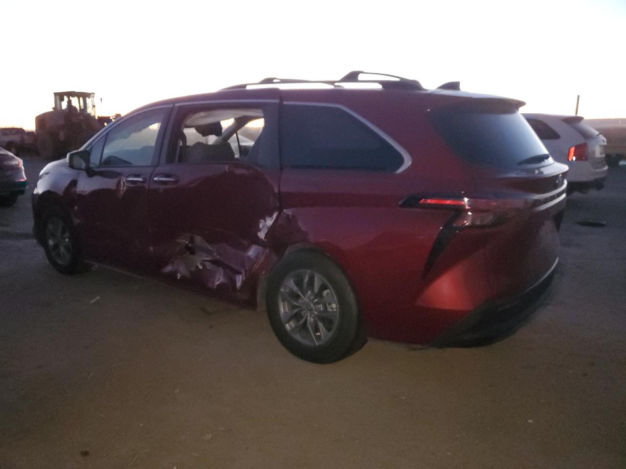 2022 TOYOTA SIENNA XLE VIN:5TDJRKEC2NS097991