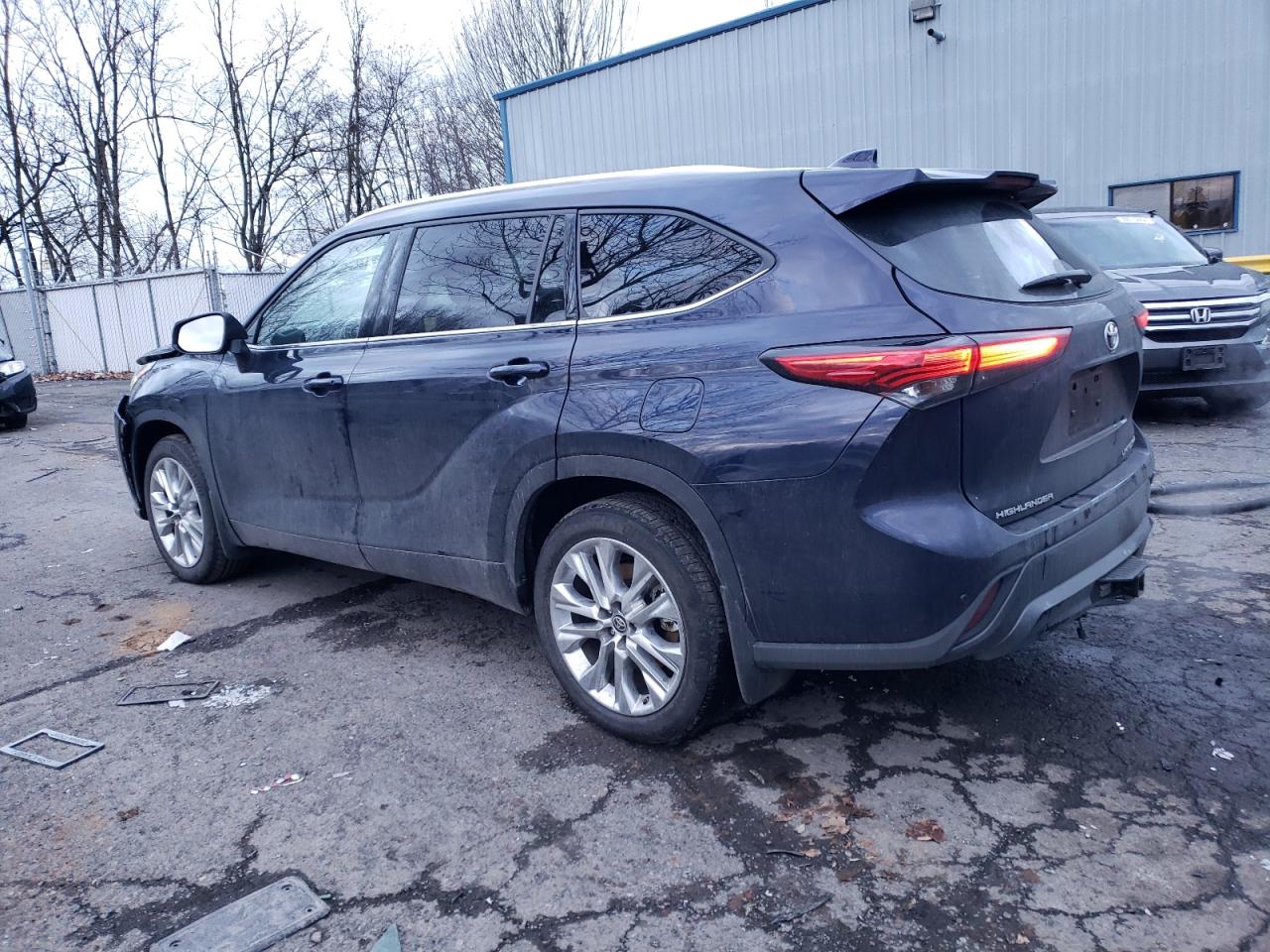 2022 TOYOTA HIGHLANDER LIMITED VIN:5TDDZRBH3NS565751