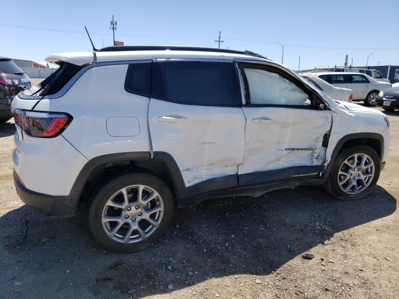 2022 JEEP COMPASS LATITUDE LUX VIN:3C4NJDFB4NT186638