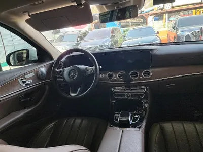 2017 Mercedes-Benz E 300 VIN: