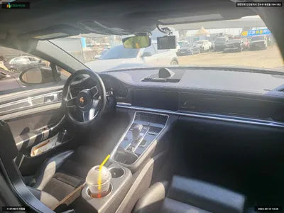 2017 Porsche Panamera WP0AA2A7XHL100772 VIN:WP0AA2A7XHL100772