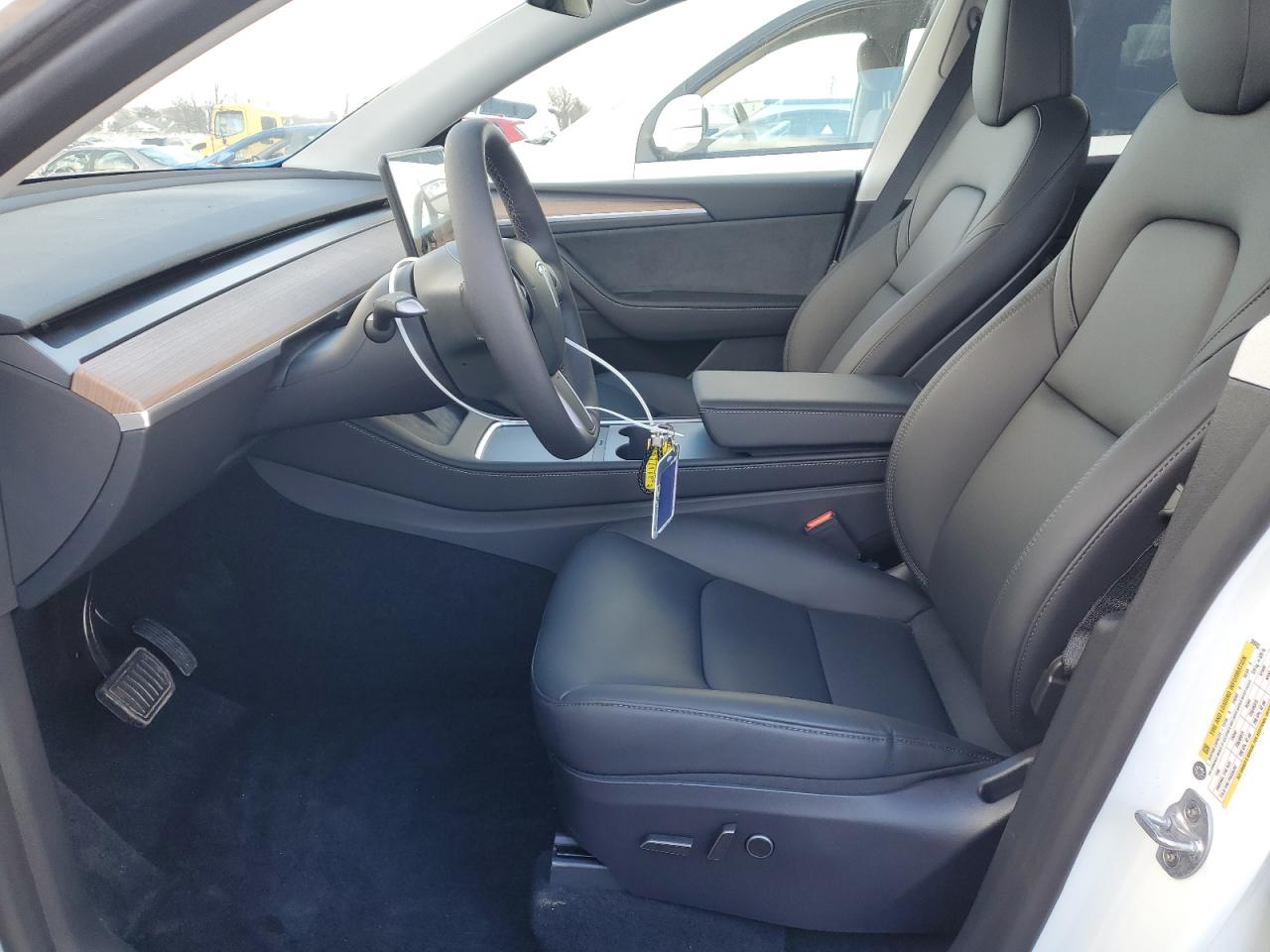2024 TESLA MODEL Y  VIN:7SAYGDEE0RA328625