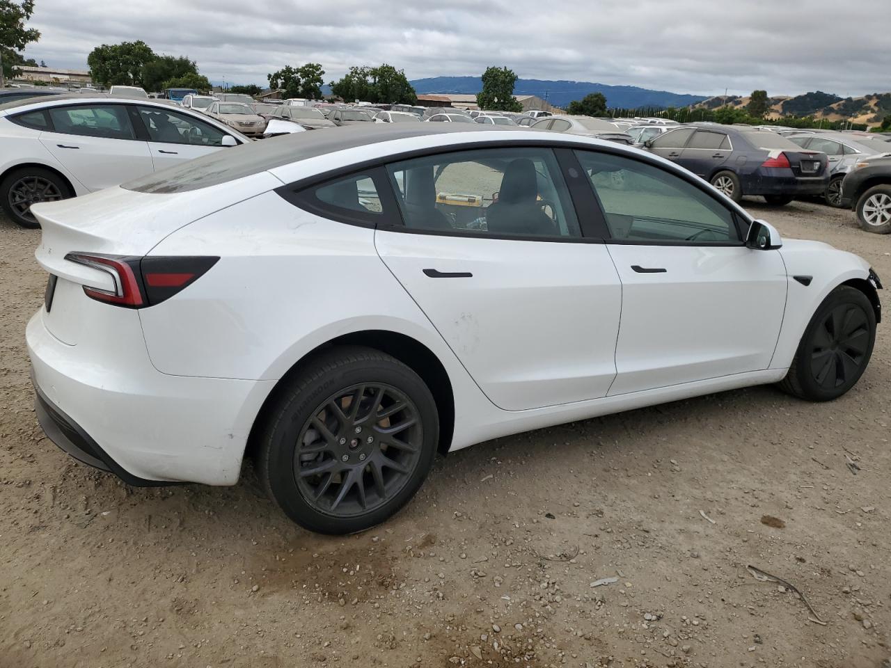 2024 TESLA MODEL 3  VIN:5YJ3E1EA5RF726375