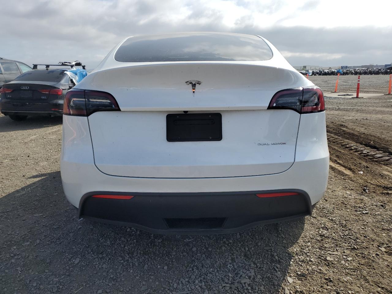 2023 TESLA MODEL Y  VIN:7SAYGDEE1PA126762