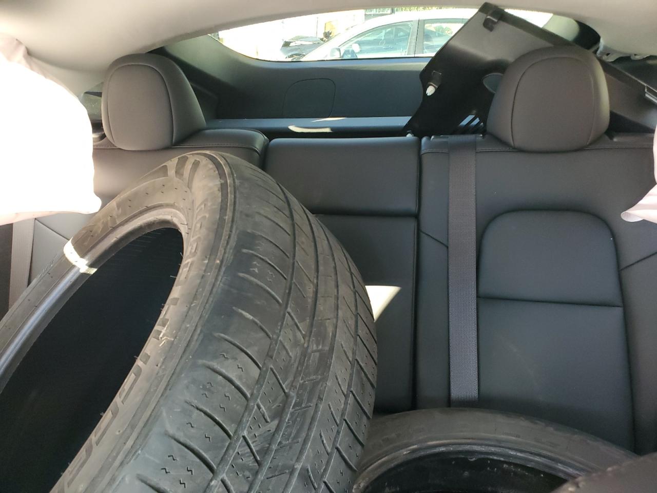 2024 TESLA MODEL Y  VIN:7SAYGDEE0RA275991