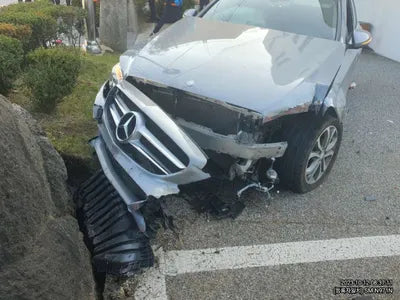 2016 Mercedes-Benz C 220 536KMWDDWH0FB9GF2 VIN:536KMWDDWH0FB9GF2