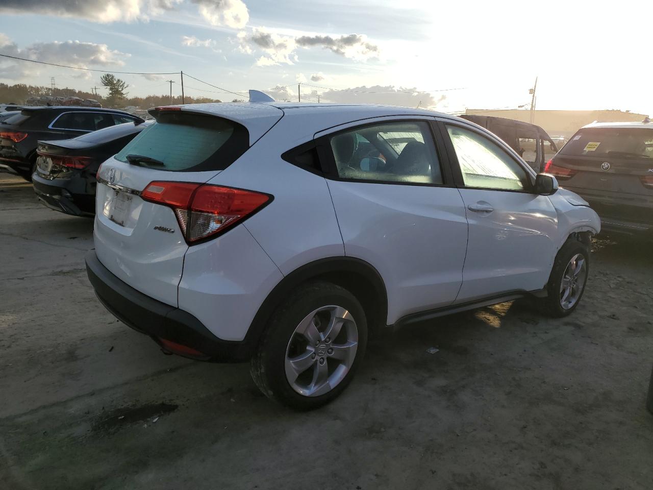 2022 HONDA HR-V LX VIN:3CZRU6H34NM718873