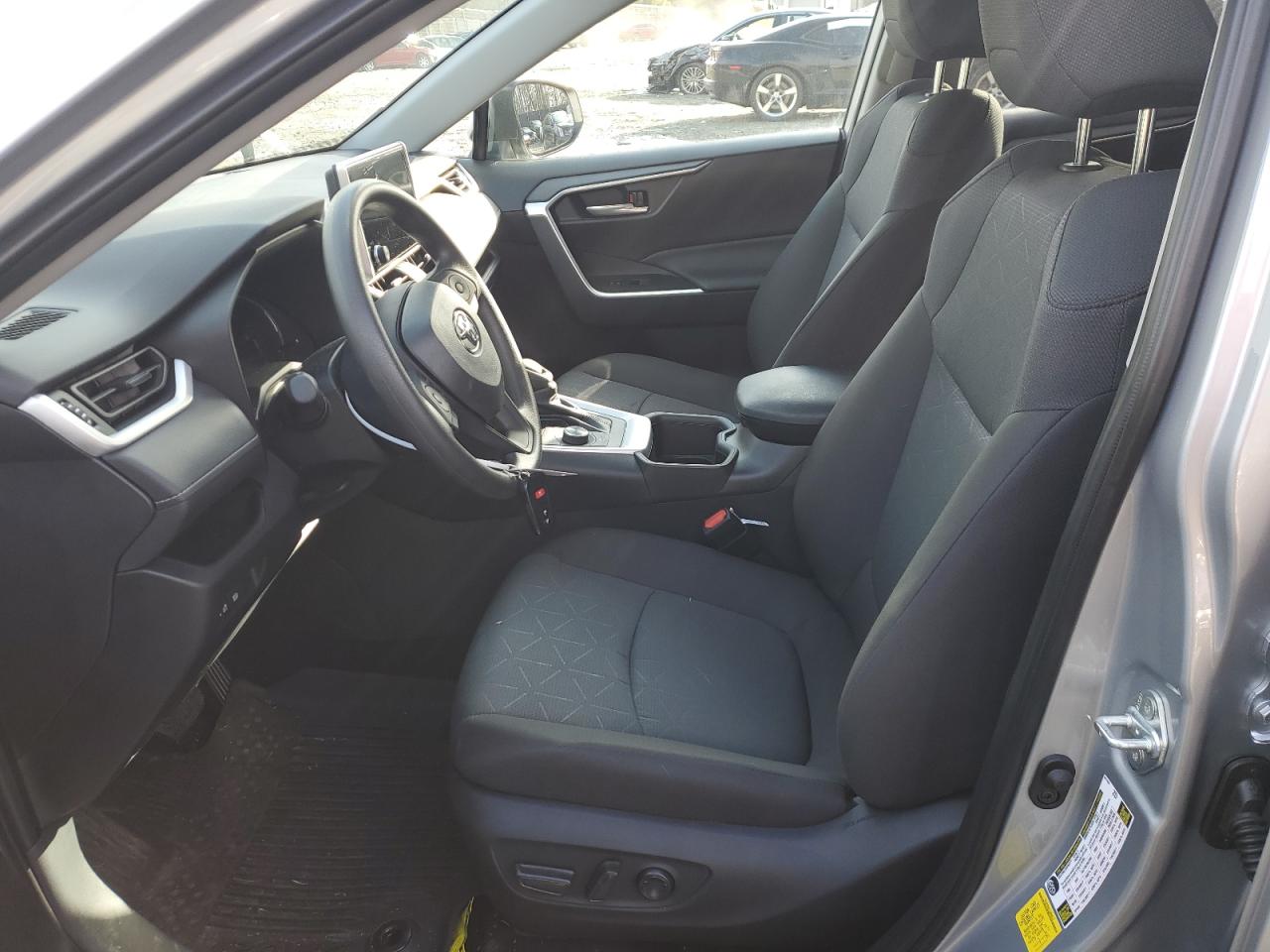 2024 TOYOTA RAV4 XLE VIN:2T3RWRFV7RW240216