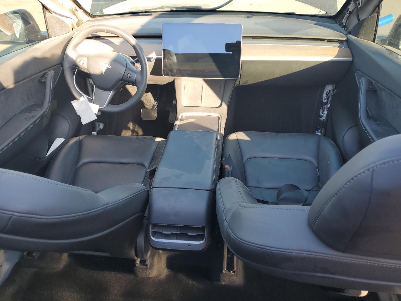 2022 TESLA MODEL Y  VIN:7SAYGDEE7NF403897