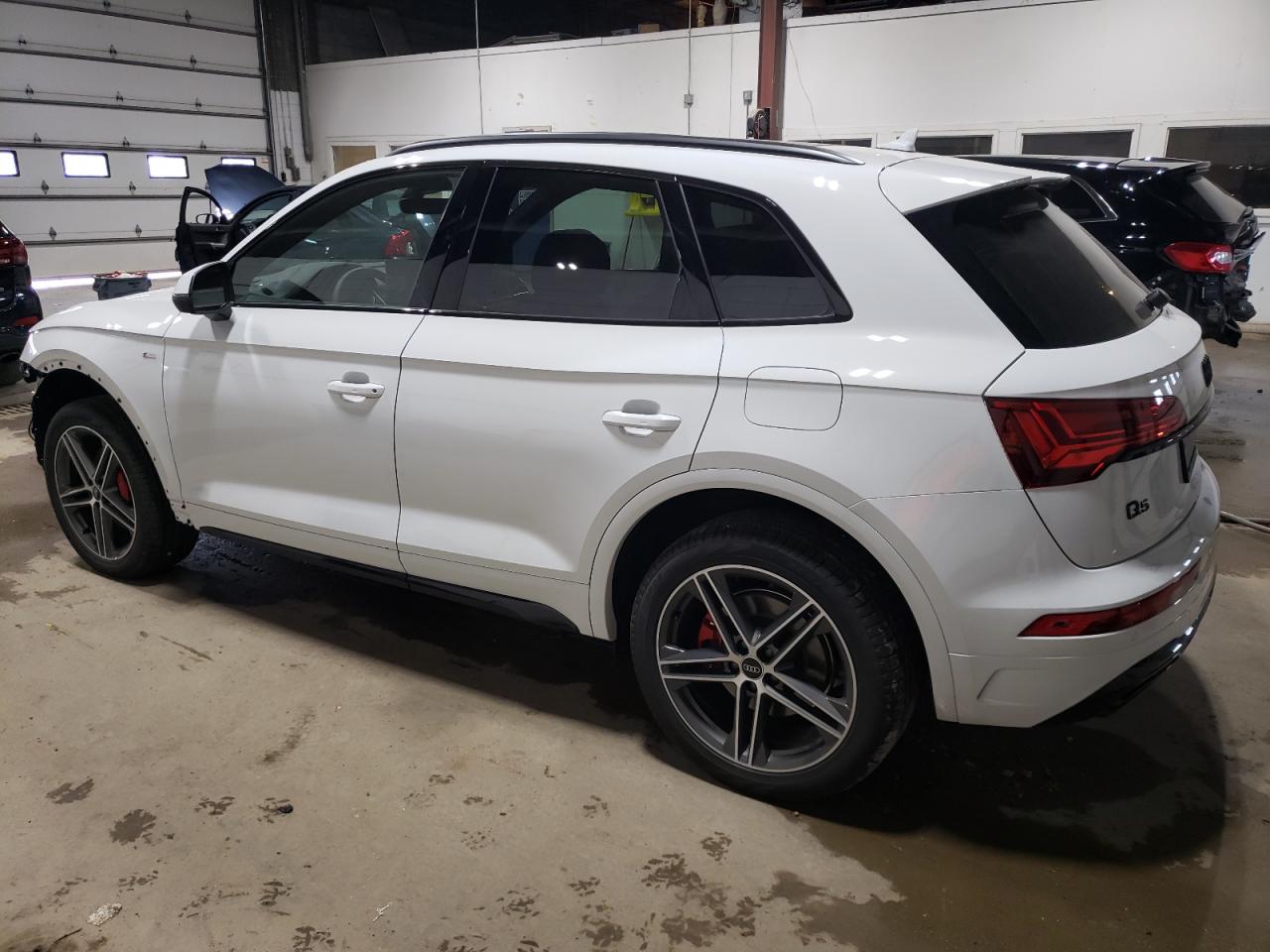 2024 AUDI Q5 E PREMIUM PLUS 55 VIN:WA1E2AFY5R2063559