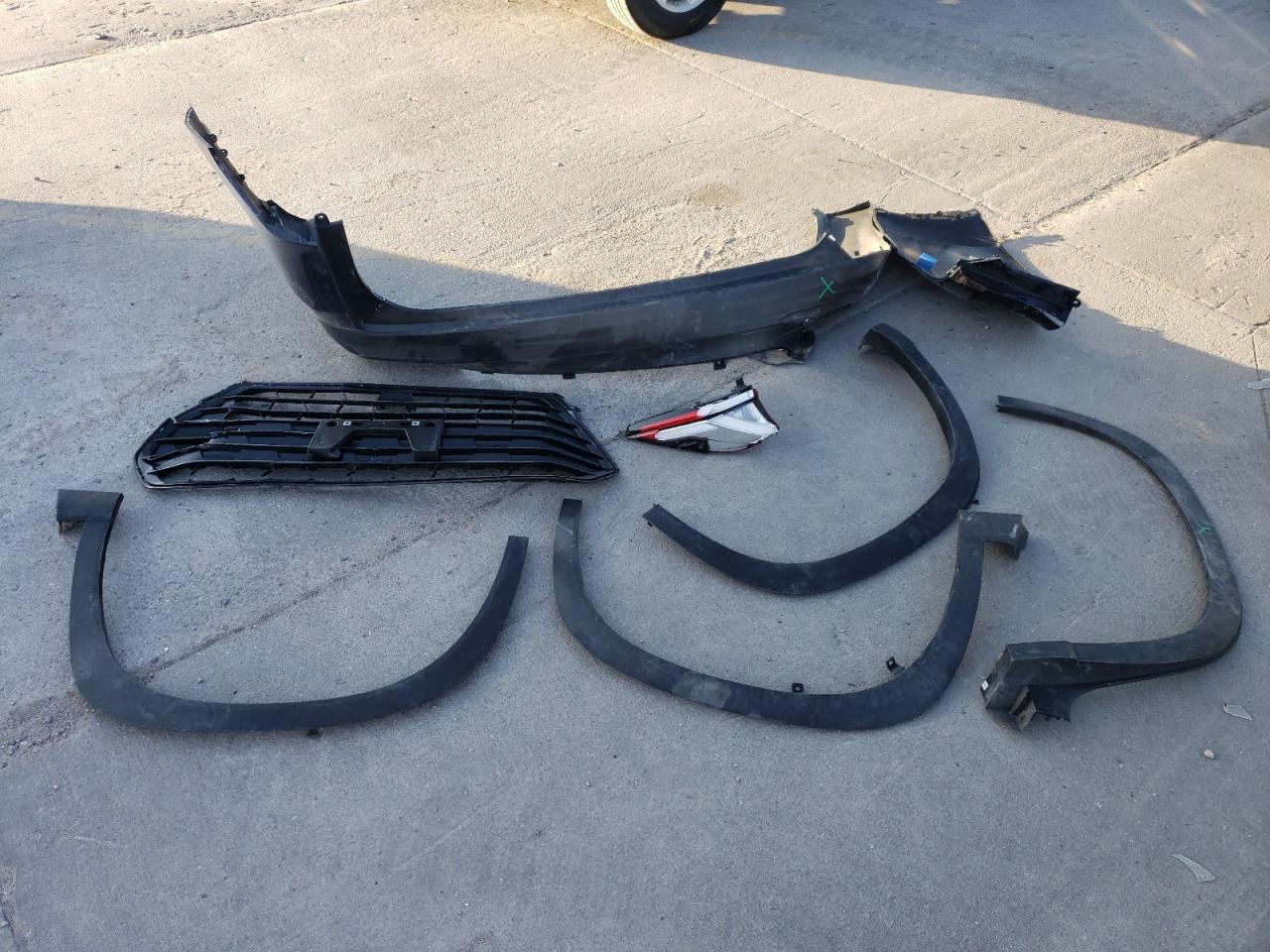 2024 TOYOTA GRAND HIGHLANDER XLE VIN:5TDACAB58RS010408