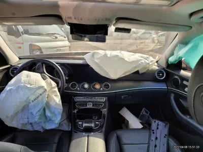 2016 Mercedes-Benz E 220 VIN: