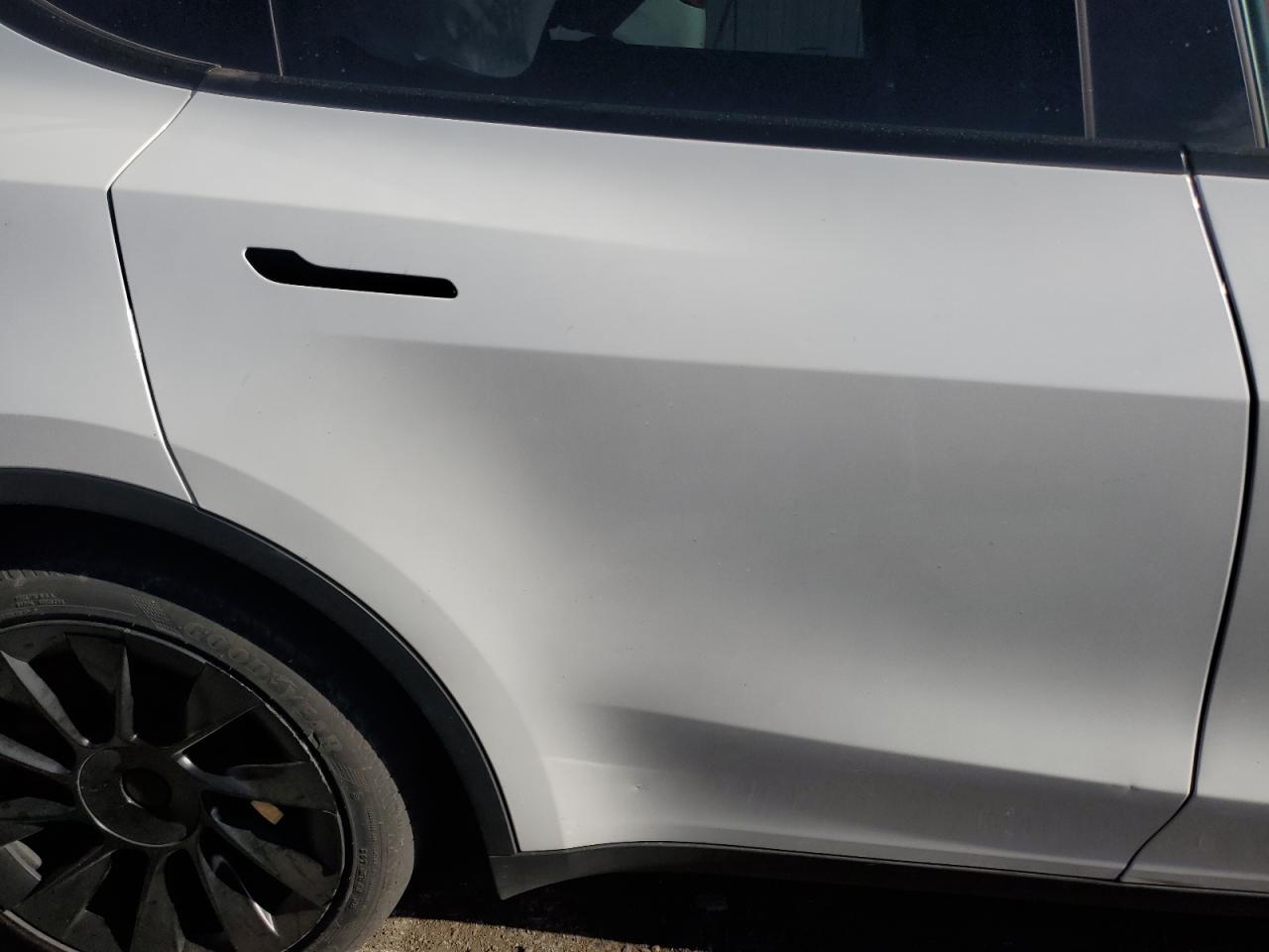 2023 TESLA MODEL Y  VIN:7SAYGDEE5PA118390