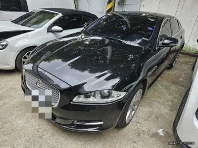 2015 Jaguar XJ VIN: