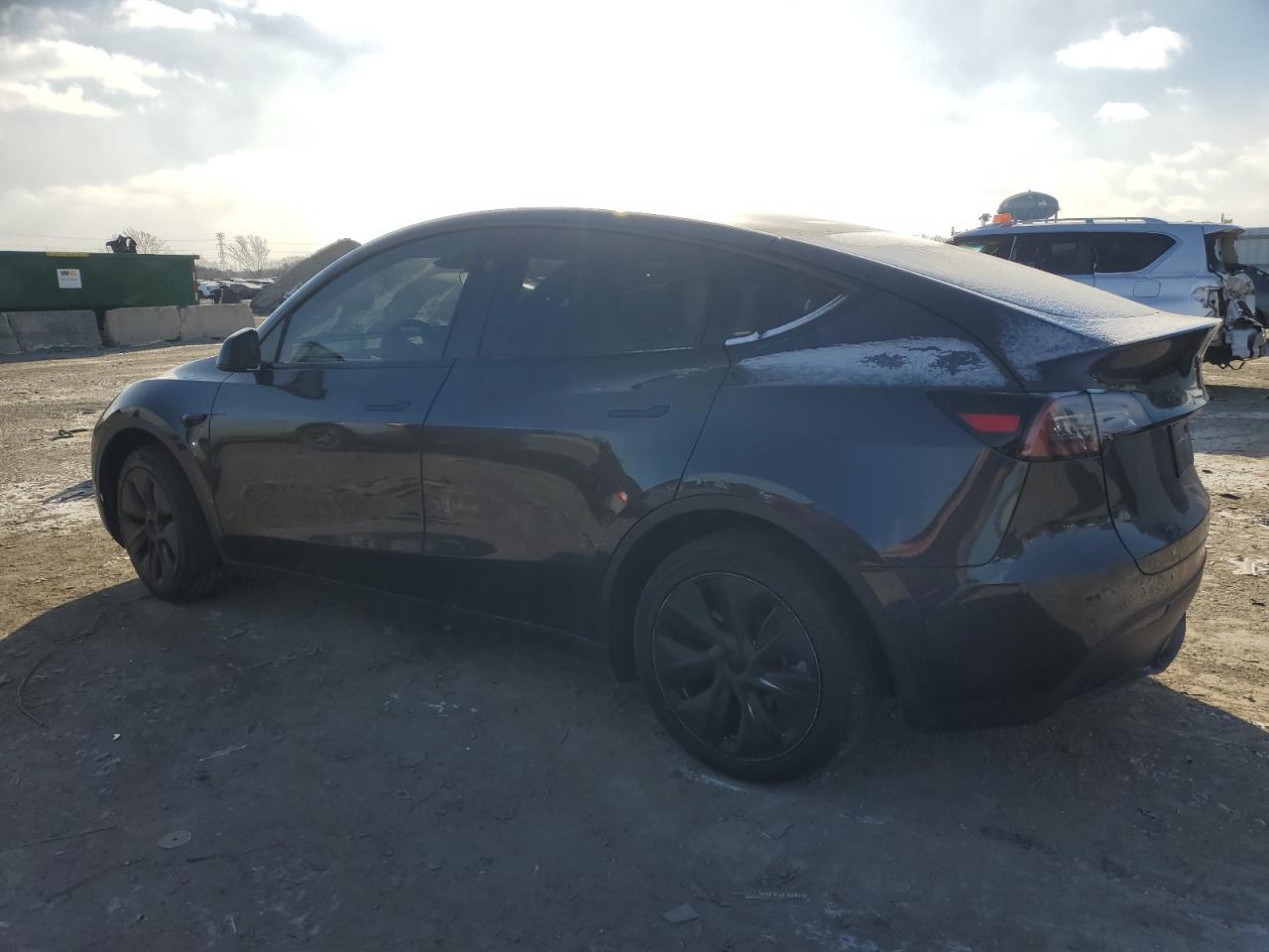 2024 TESLA MODEL Y  VIN:7SAYGDEE6RF152828