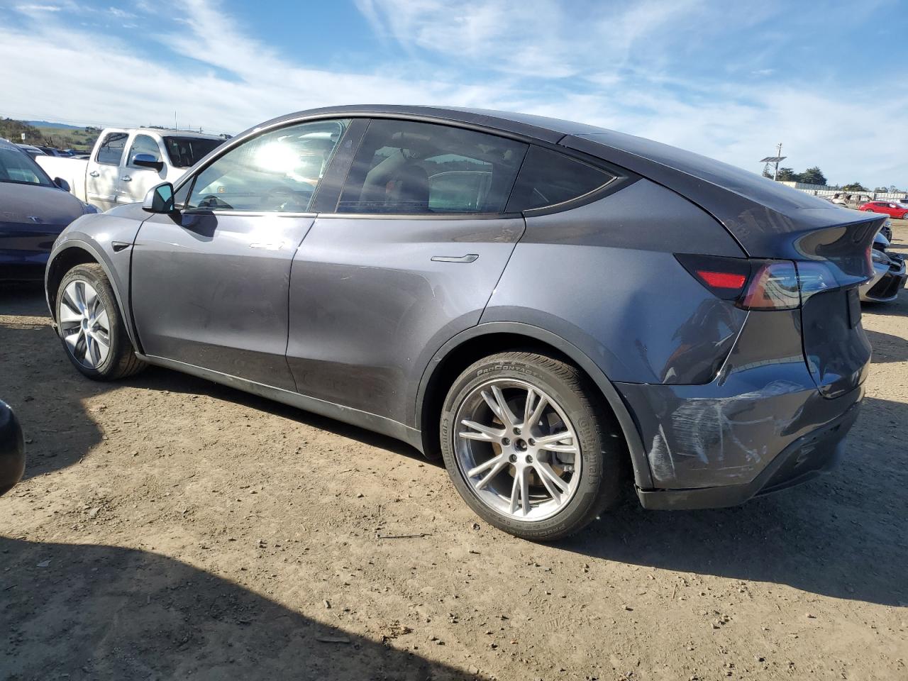 2023 TESLA MODEL Y  VIN:7SAYGDEE5PF913829