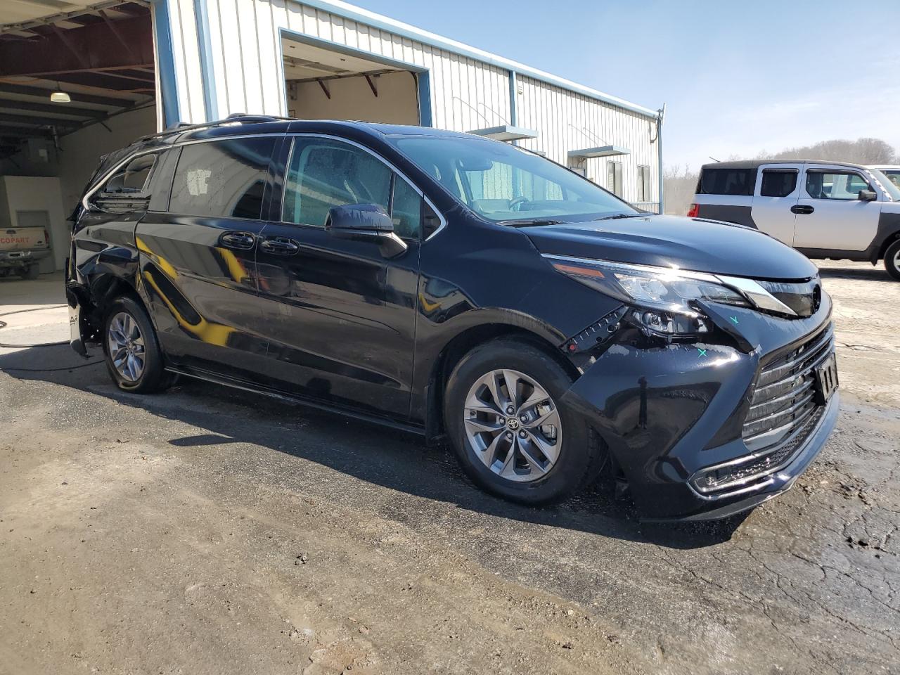 2024 TOYOTA SIENNA LE VIN:5TDBRKEC3RS187385