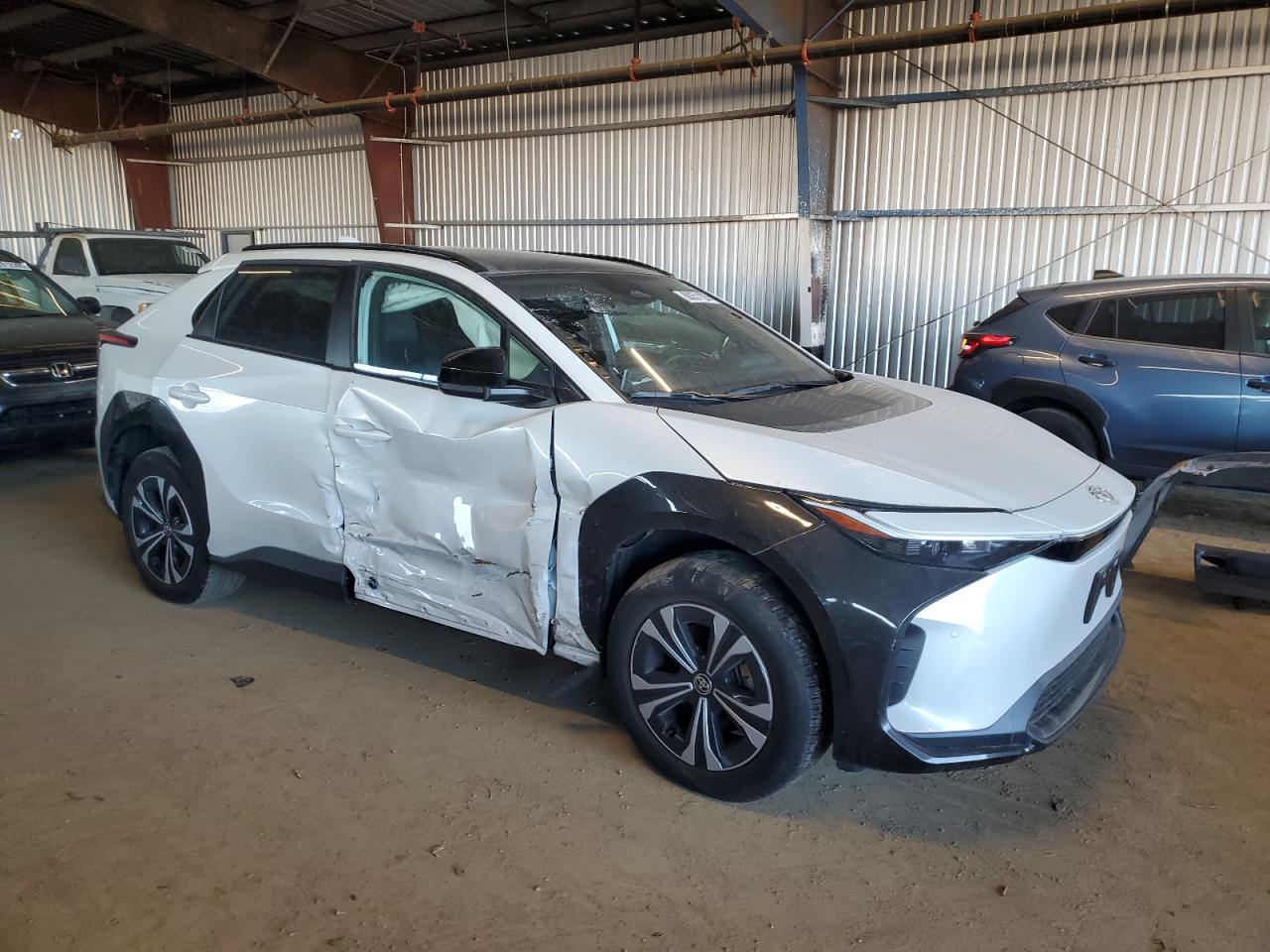 2023 TOYOTA BZ4X XLE VIN:JTMAAAAA5PA026872