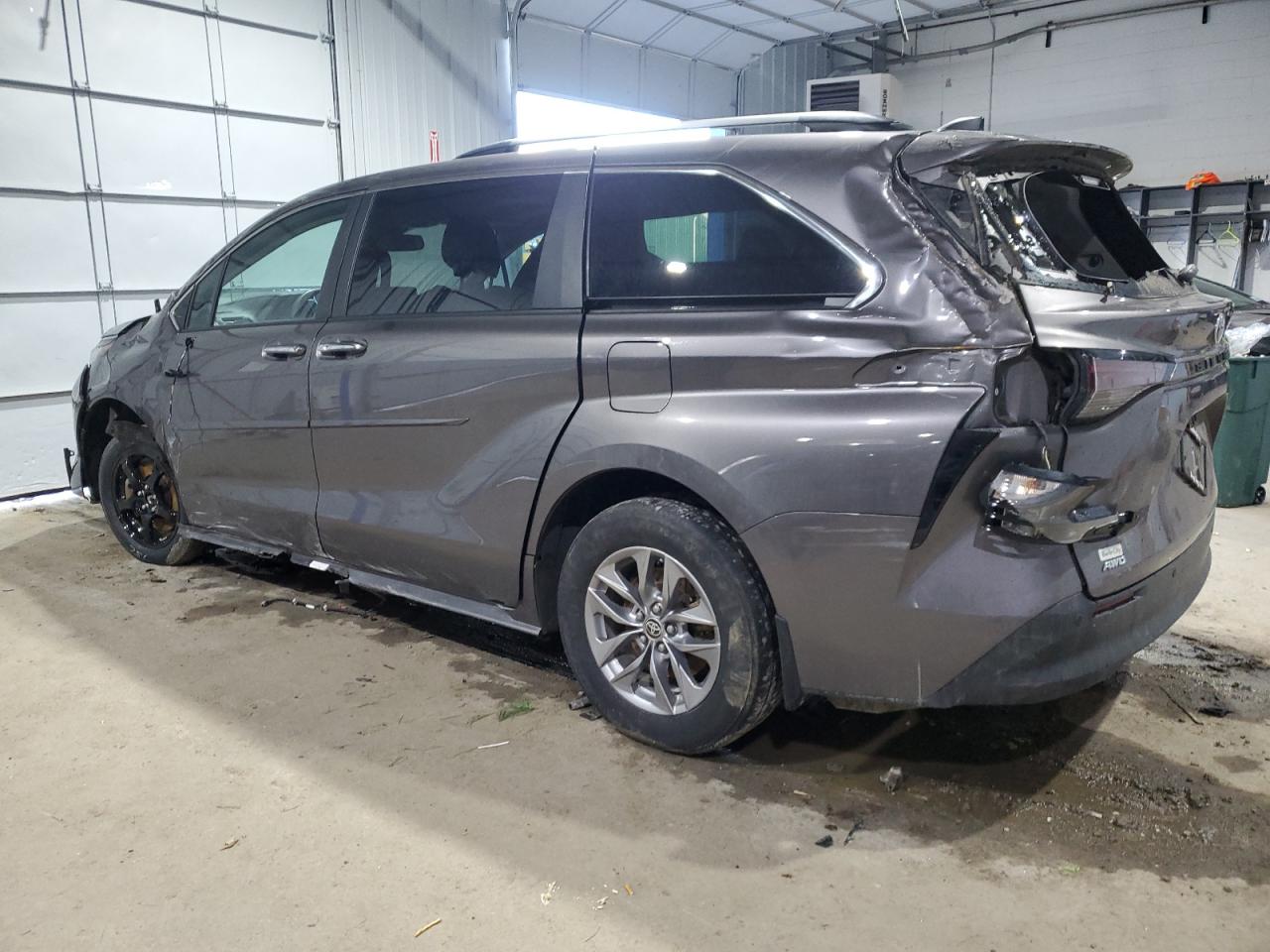 2023 TOYOTA SIENNA XLE VIN:5TDJSKFC8PS105498