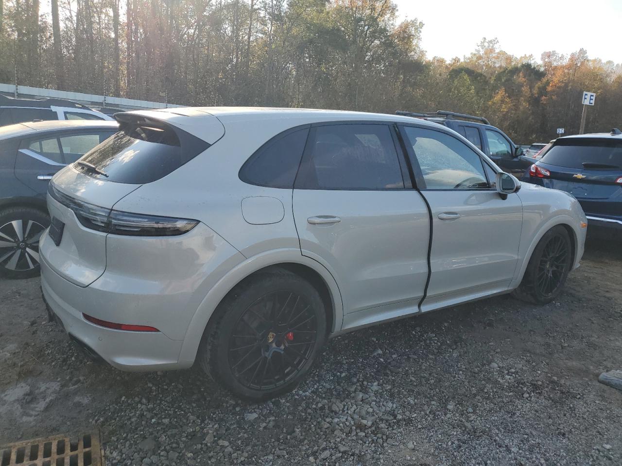 2022 PORSCHE CAYENNE GTS VIN:WP1AG2AYXNDA38429