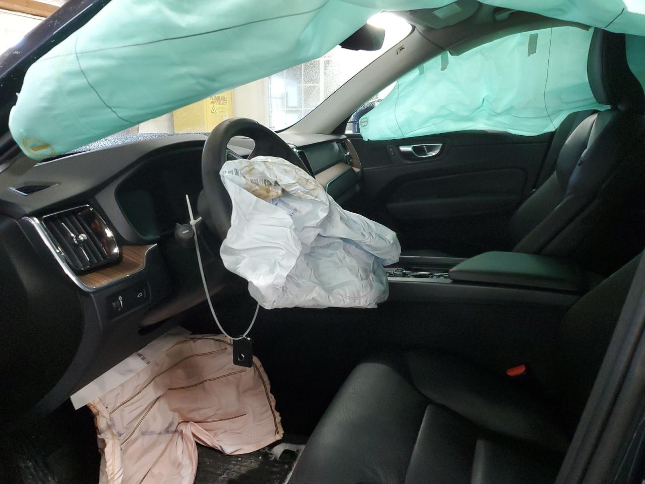 2022 VOLVO XC60 B5 MOMENTUM VIN:YV4L12RK6N1911586