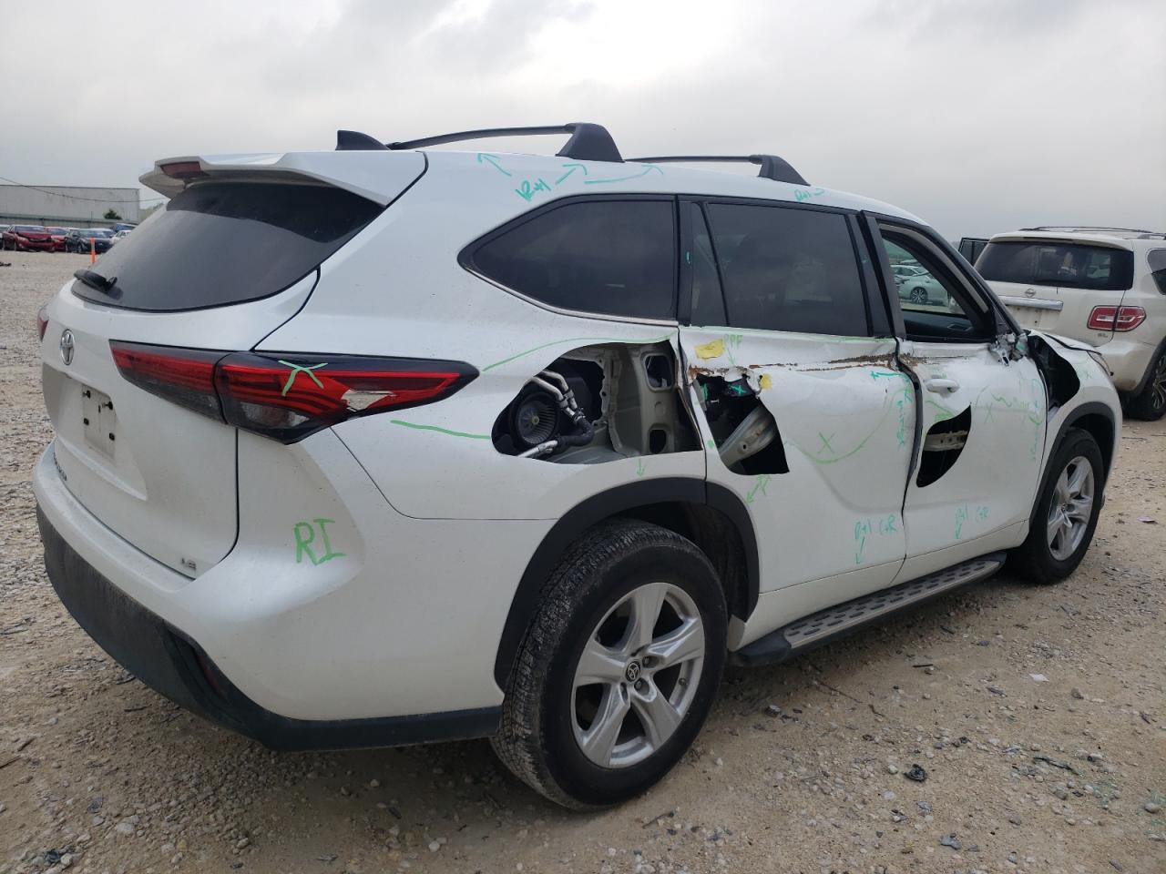 2022 TOYOTA HIGHLANDER L VIN:5TDZZRAH6NS542911