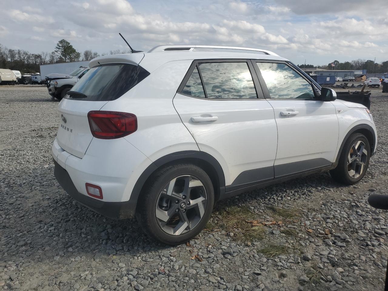 2024 HYUNDAI VENUE SEL VIN:KMHRC8A33RU323336