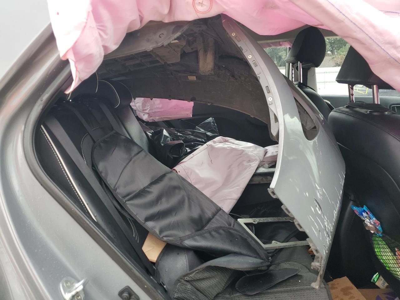 2022 HYUNDAI VENUE SEL VIN:KMHRC8A35NU132981