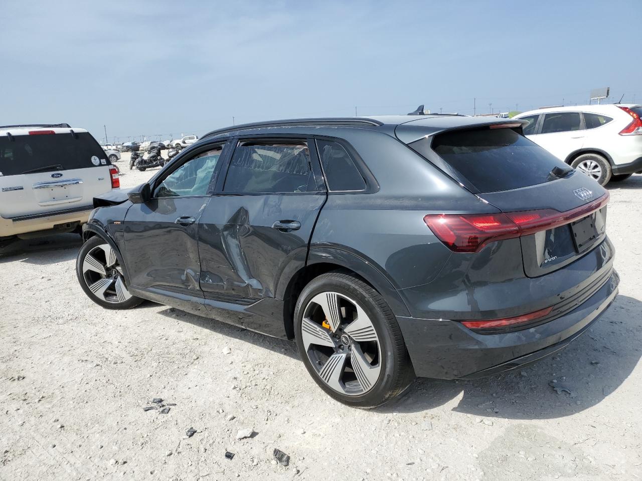 2022 AUDI E-TRON PREMIUM PLUS VIN:WA1LAAGE6NB010328