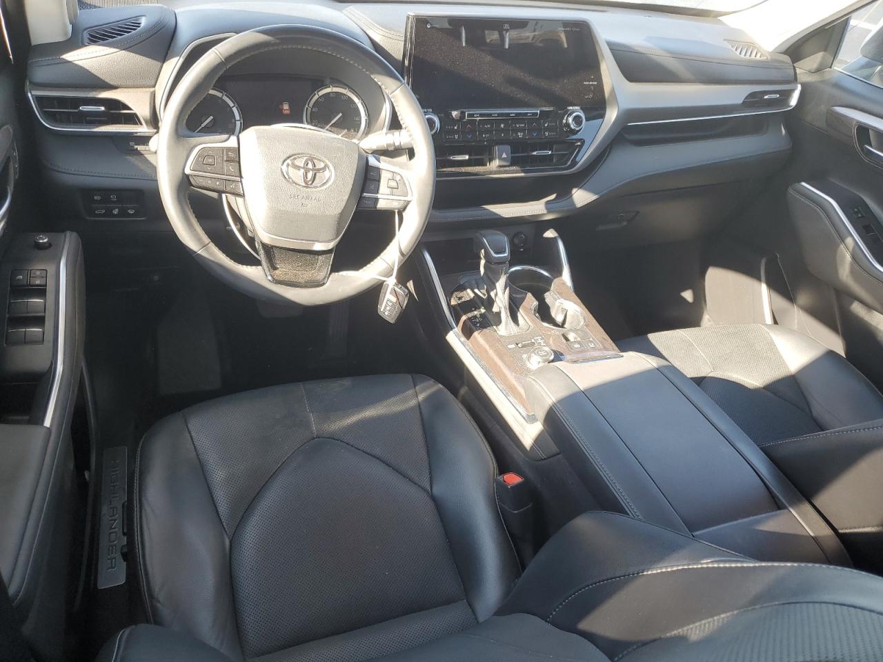 2022 TOYOTA HIGHLANDER LIMITED VIN:5TDDZRBH8NS214821