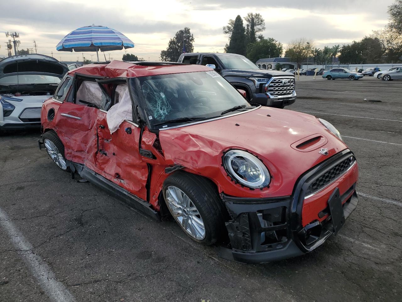 2024 MINI COOPER S VIN:WMW53DK0XR2V31528
