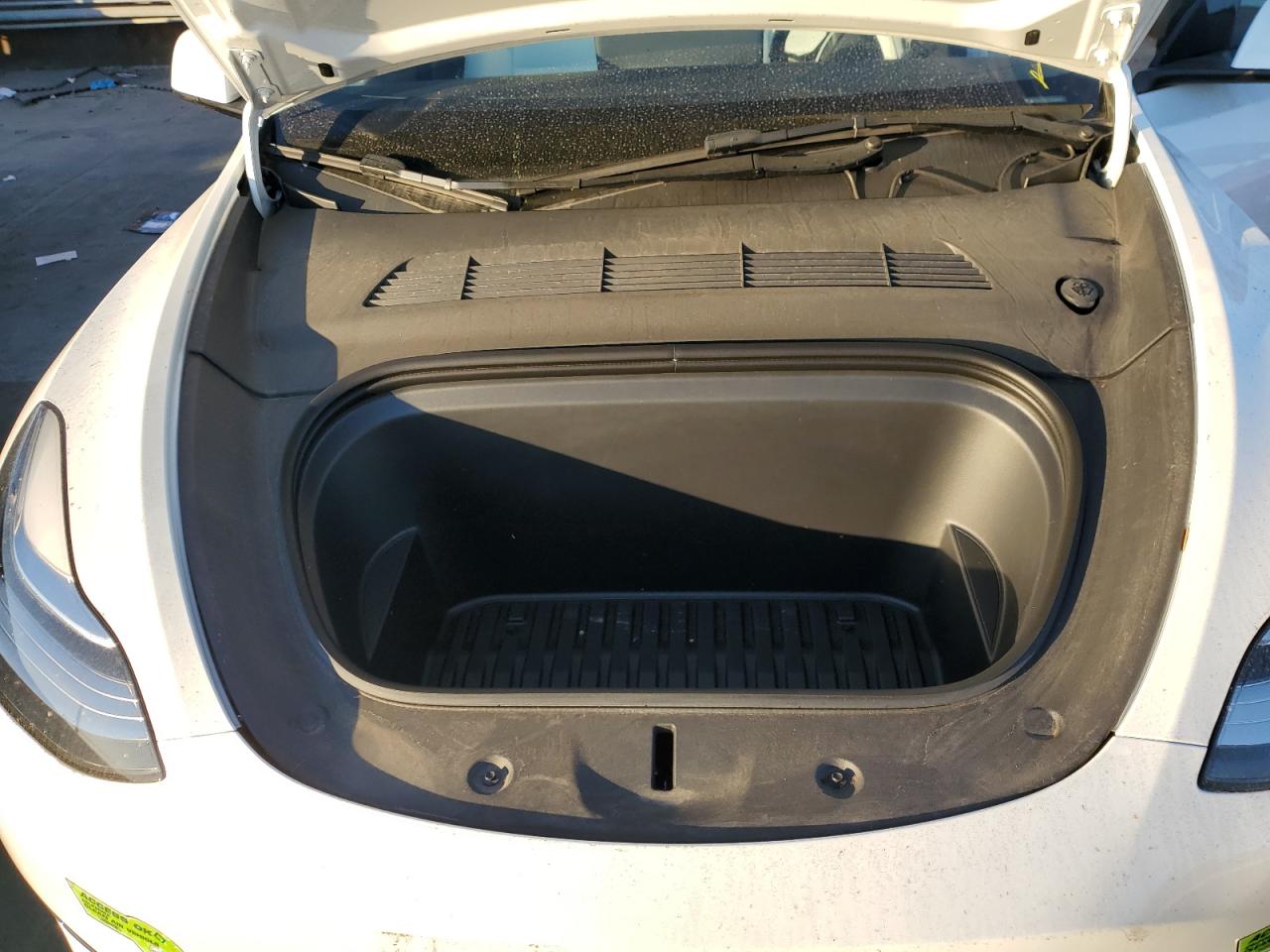 2023 TESLA MODEL Y  VIN:7SAYGDEE7PA104684