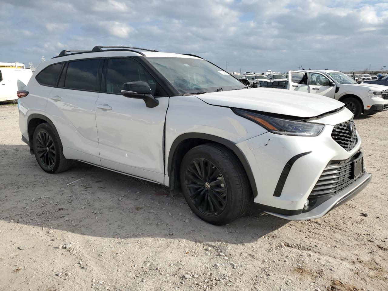 2024 TOYOTA HIGHLANDER LE VIN:5TDKDRAHXRS531559