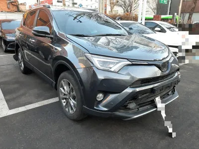 2017 Toyota RAV4 VIN: