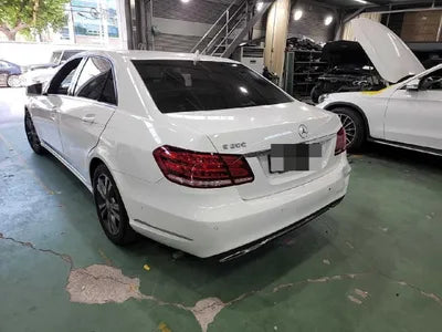 2015 Mercedes-Benz E 200 VIN: