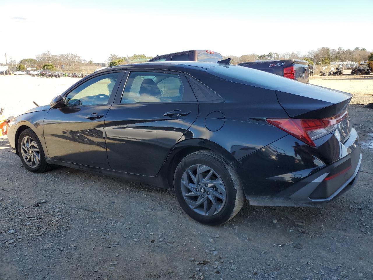 2024 HYUNDAI ELANTRA BLUE VIN:KMHLM4DJXRU102600