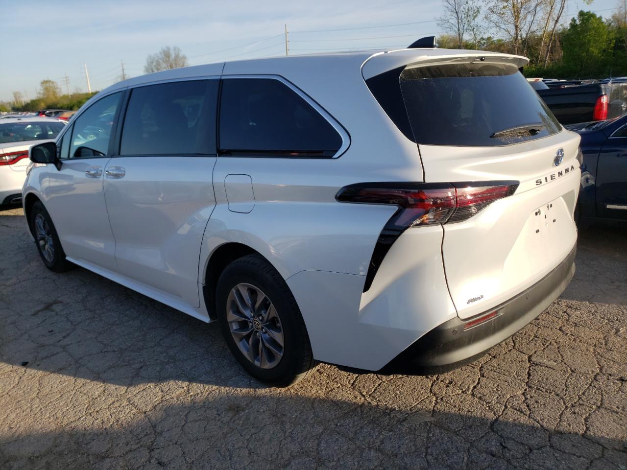 2024 TOYOTA SIENNA XLE VIN:5TDYSKFC7RS110547